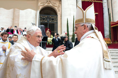 le  Pape François est allé saluer le Pape émérite Benoît XVI