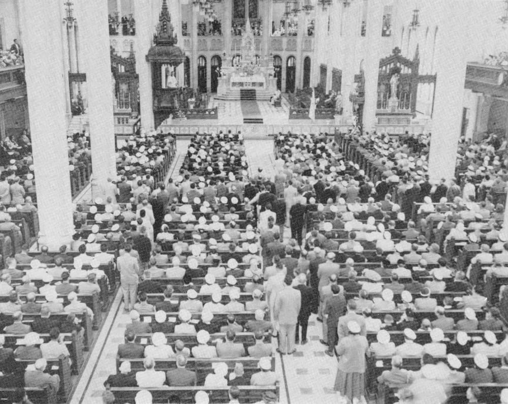 En l'église St-Roch, pendant le sermon - Congrès 1955