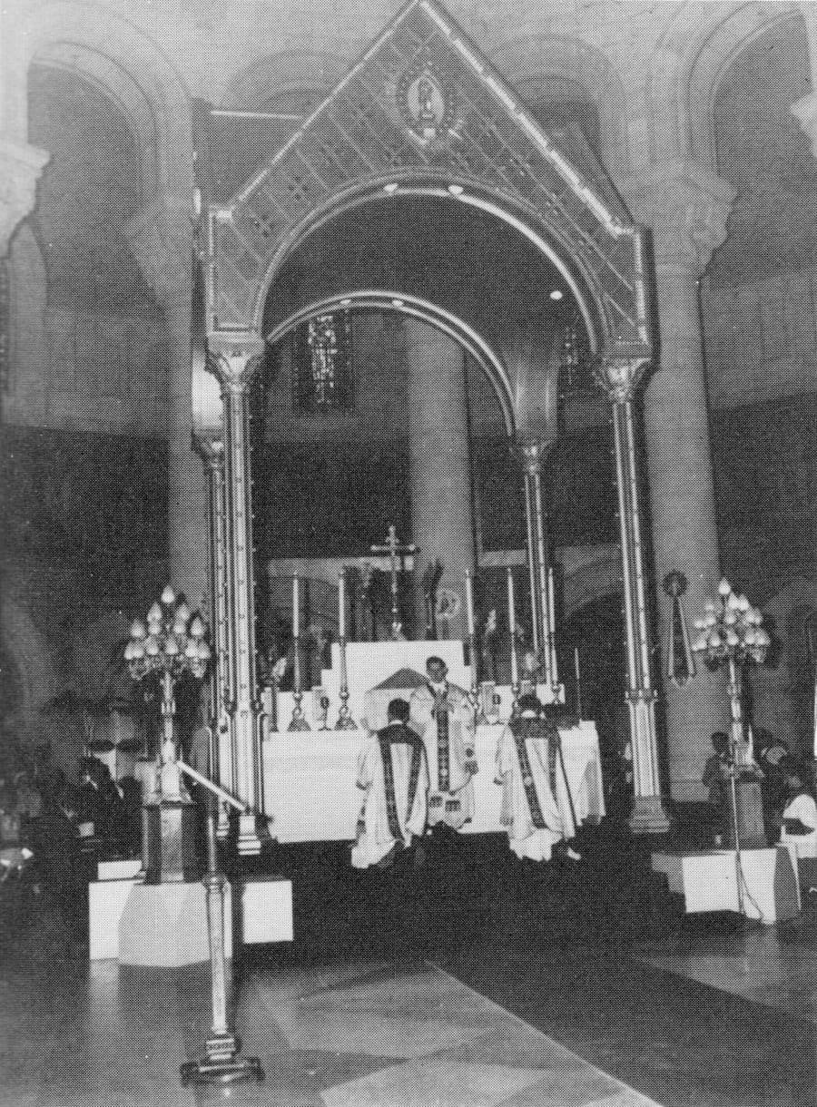 À la bénédiction de la fin de la messe - Congrès 1955