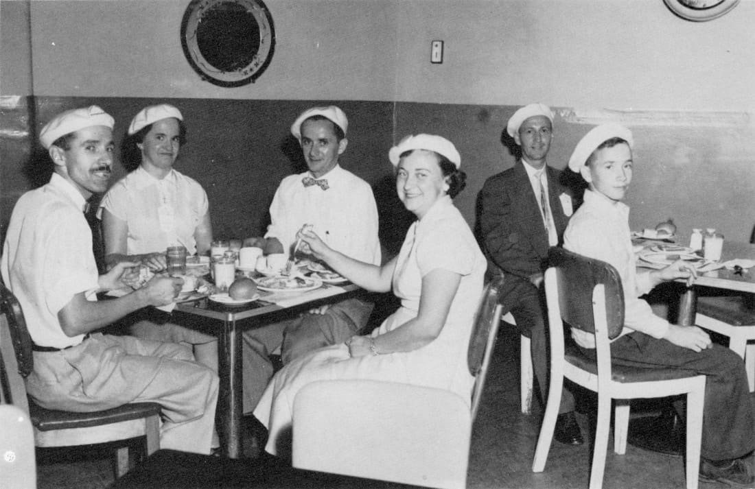 Congressistes au restaurant - Congrès 1955