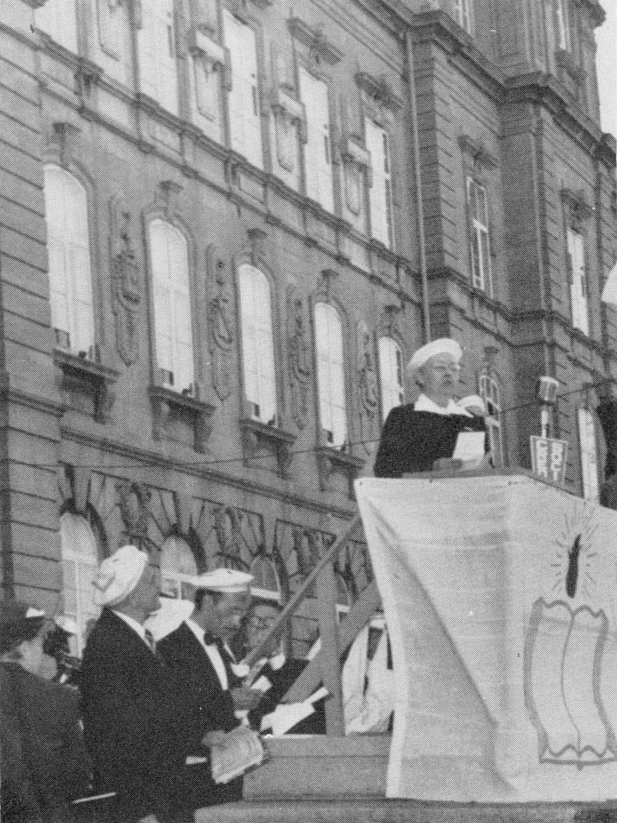 Mme Côté-Mercier ouvre la séance par un vibrant discours - Congrès 1955