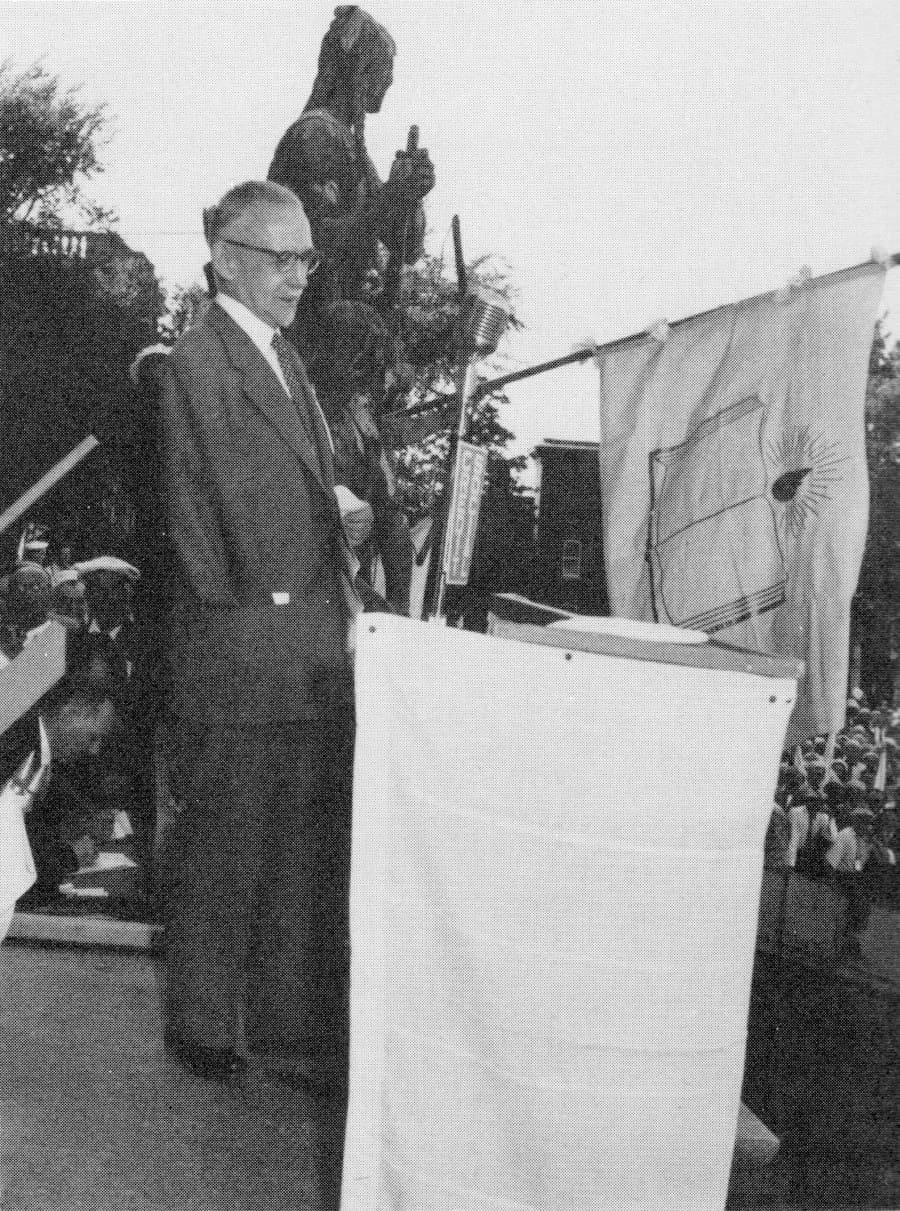 Me J.-Ernest Grégoire remercie les orateurs - Congrès 1955