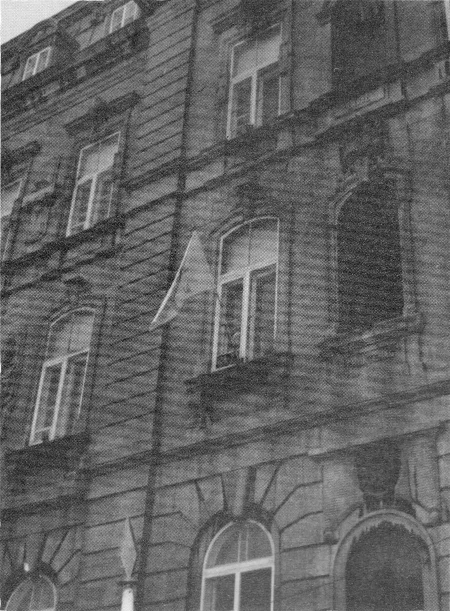 Drapeau créditiste au 3e étage du Parlement - Congrès 1955