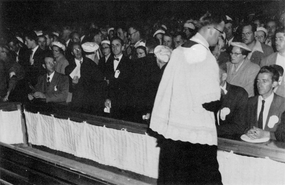 Vénération de la relique de la bonne Ste-Anne - Congrès 1955