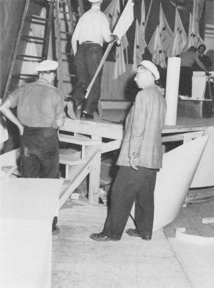 L'organisateur du Congrès, M. H. Provencher, avec des compagnons de travail - Congrès 1955