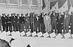 Missionnaires plein-temps et Directeurs sur l'estrade de l'aréna - Congrès 1955