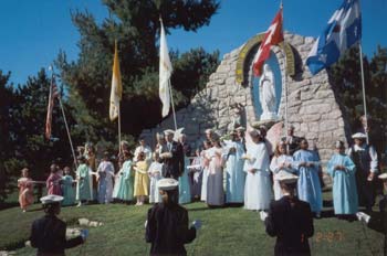 Procession à la grotte de la vièrge