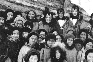 Une joyeuse fête avec les fillettes d'Aklavik