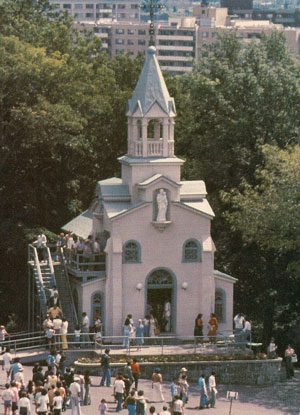première chapelle à saint Joseph érigée sur le Mont-Royal en 1904