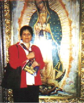 Gloria devant l'image de Notre-Dame-de-Guadalupe