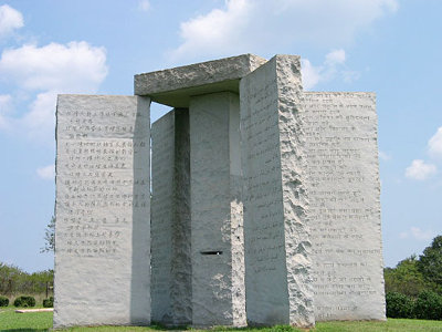 monument des dix commandements du Nouvel Ordre Mondial