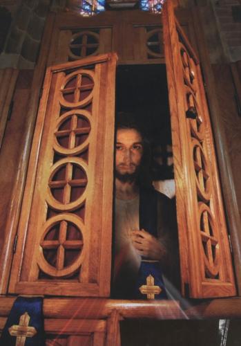 Jésus qui pardonne nos péchés au confessional