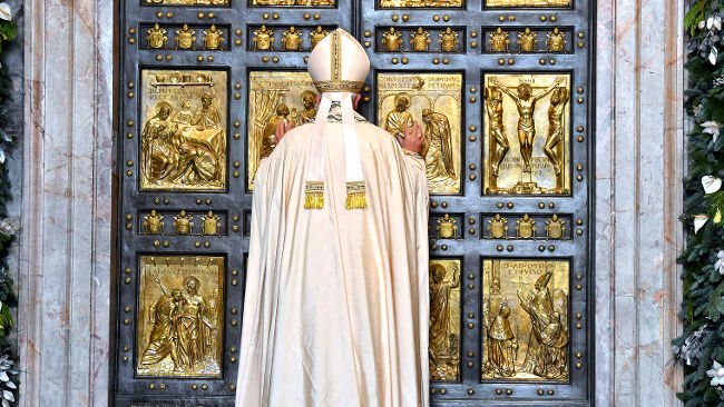 Pape François ouvre porte sainte