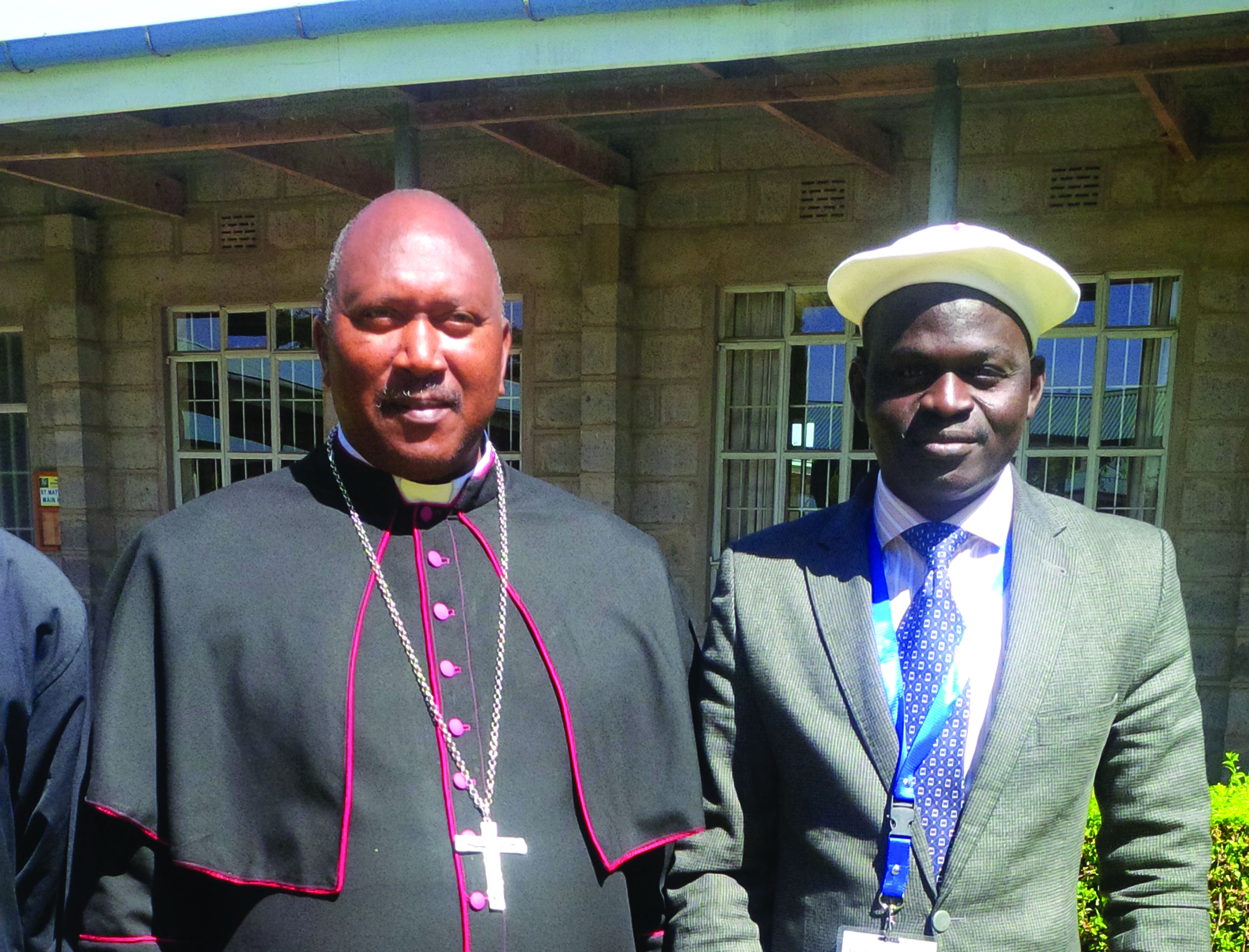 Mgr Joseph Mbati et Jean Lare